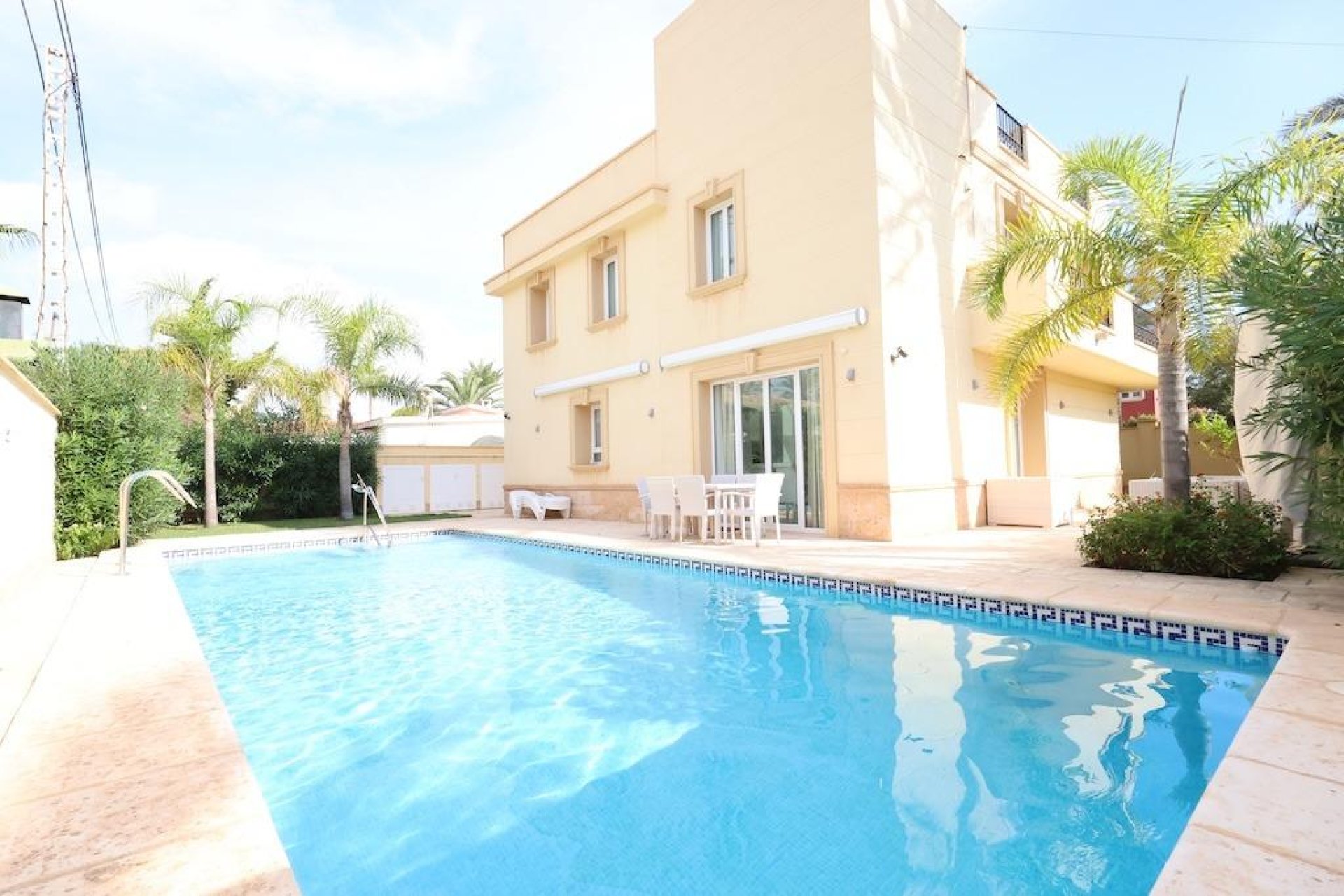 Herverkoop - Villa - Cabo Roig