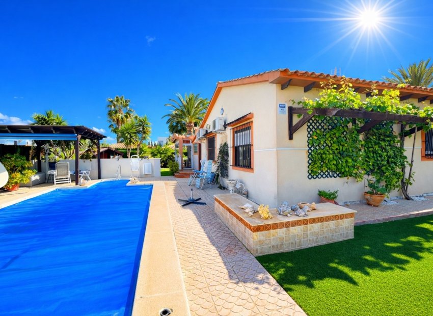 Herverkoop - Villa - Cabo Roig