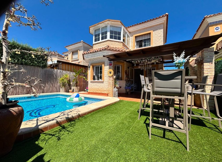 Herverkoop - Villa - El Raso - Guardamar del Segura