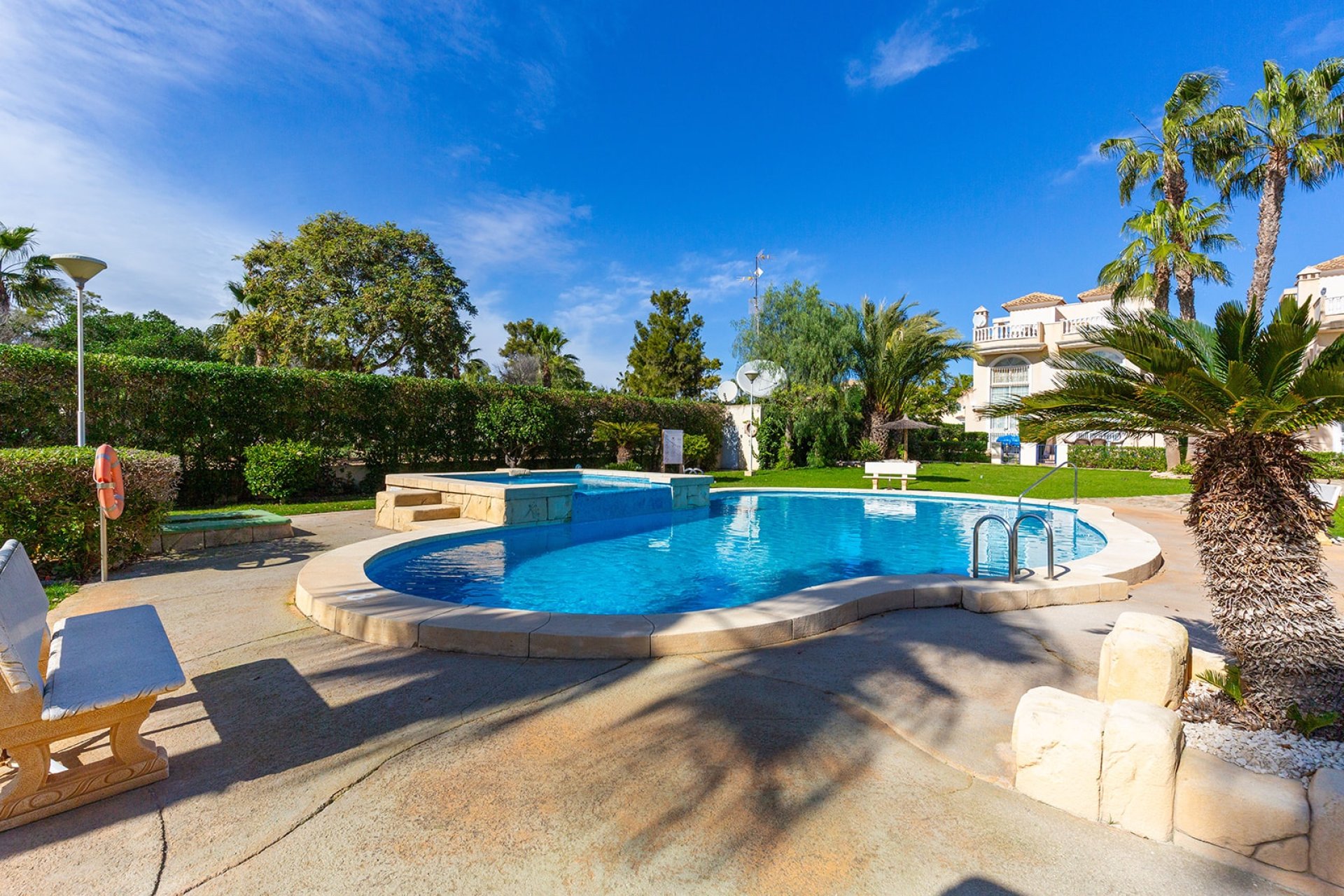 Herverkoop - Villa - Guardamar del Segura - El Raso