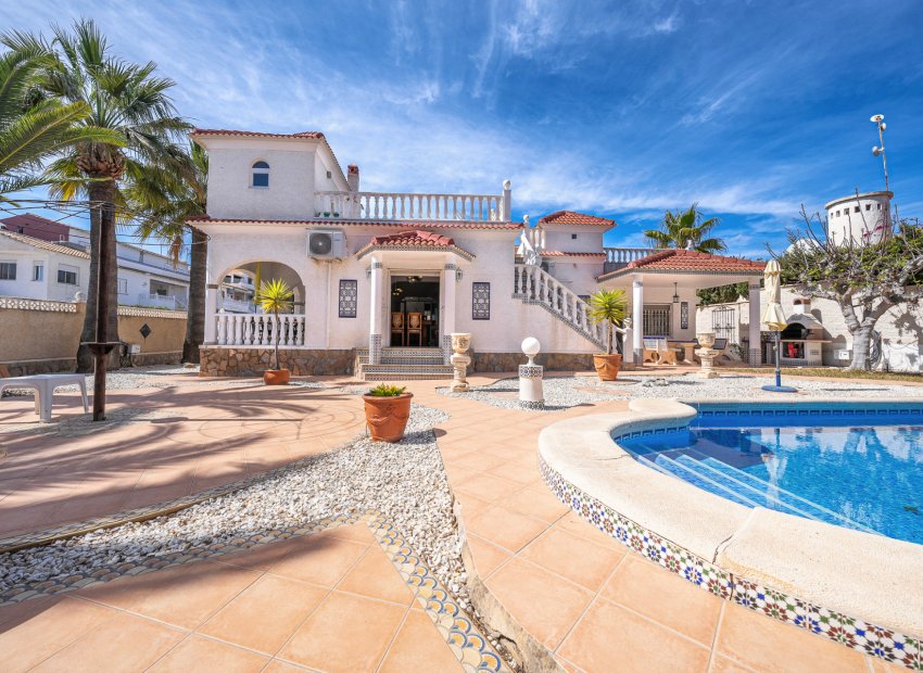 Herverkoop - Villa - La Zenia - Beachside