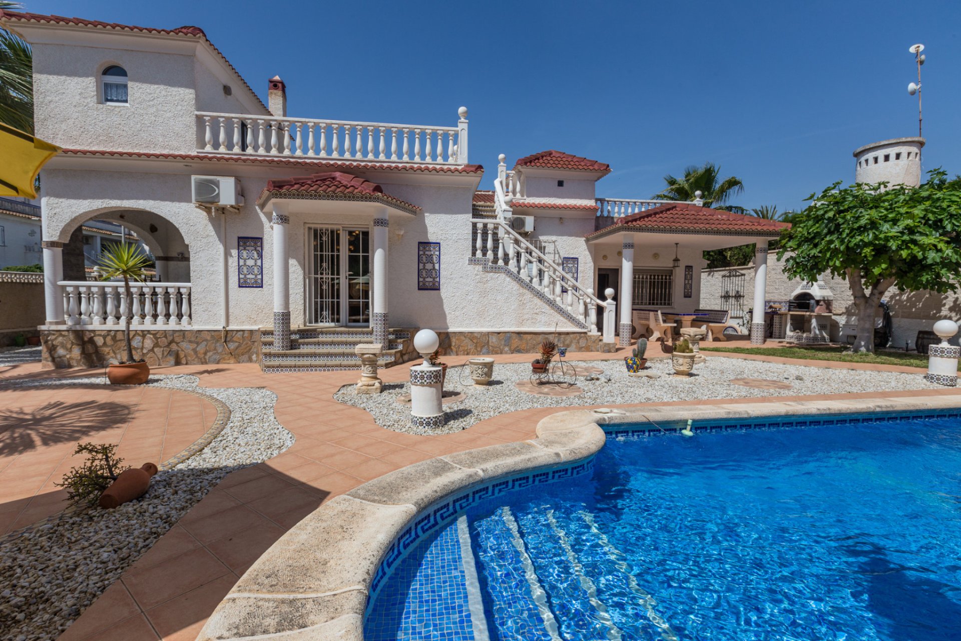 Herverkoop - Villa - La Zenia - Beachside