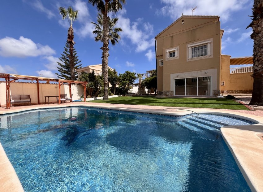 Herverkoop - Villa - La Zenia