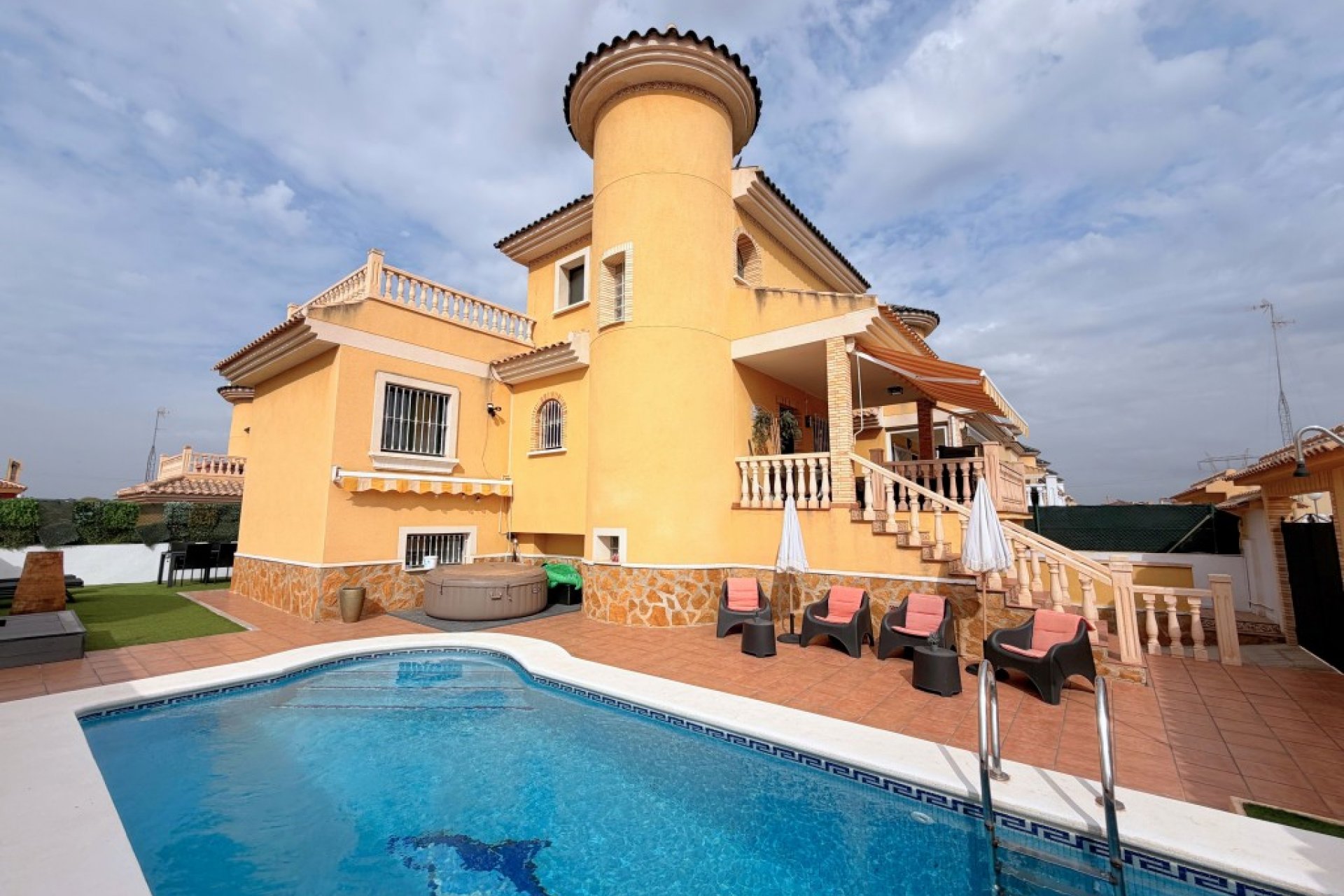 Herverkoop - Villa - Lo Crispin