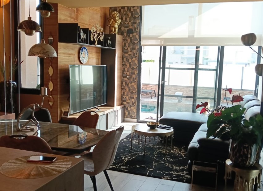 Herverkoop - Villa - Lomas de Cabo Roig