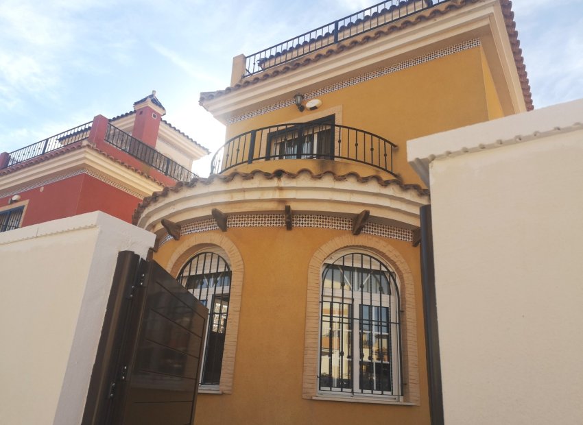 Herverkoop - Villa - Los Montesinos - La Herrada