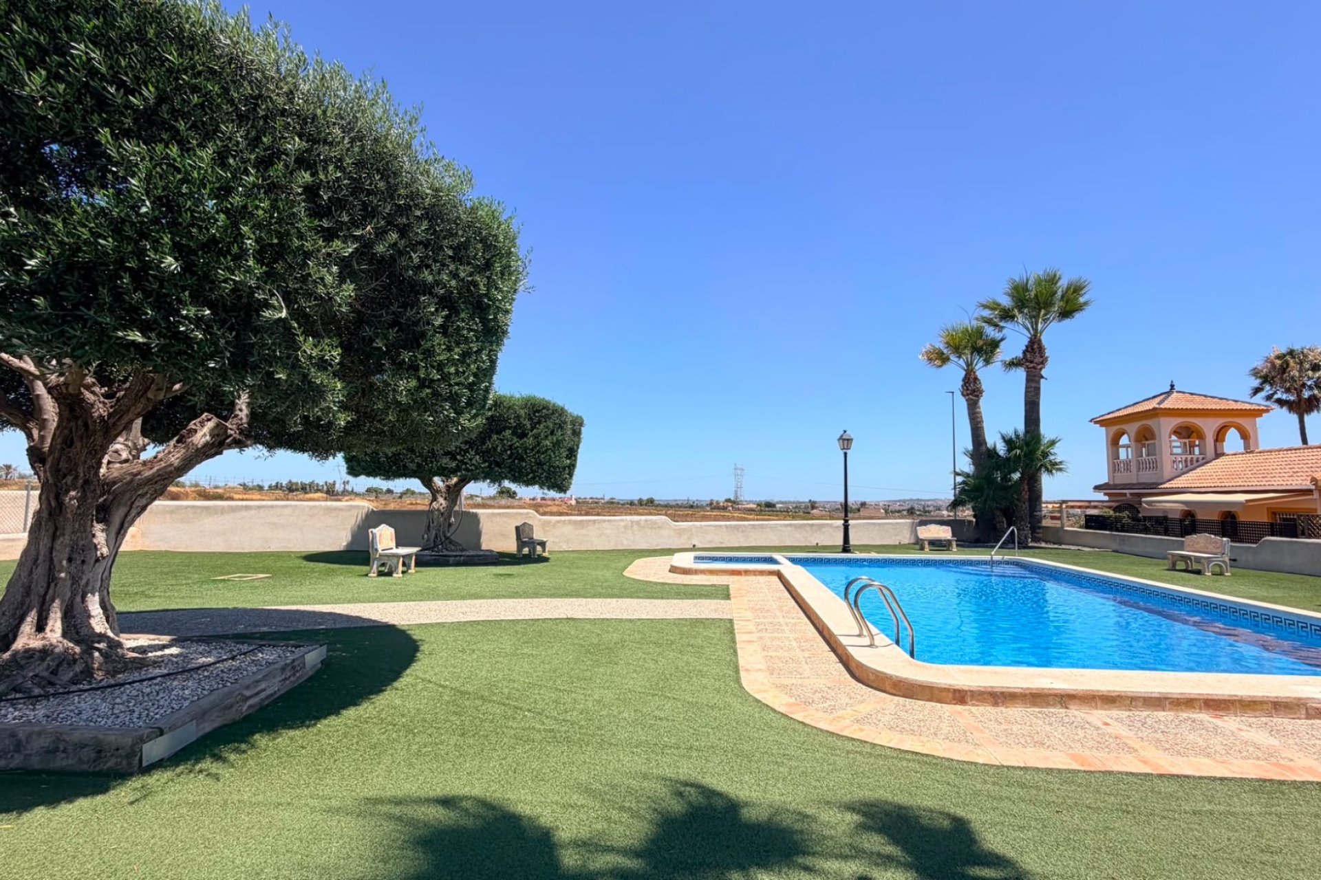 Herverkoop - Villa - Los Montesinos - Urbanizacion montesol