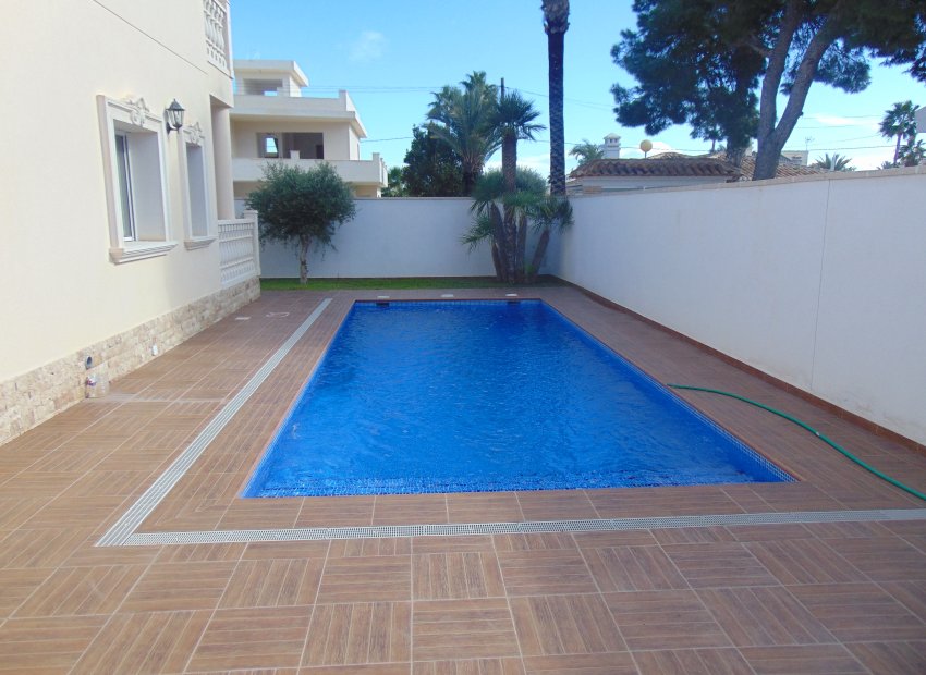 Herverkoop - Villa - Orihuela Costa - Cabo Roig