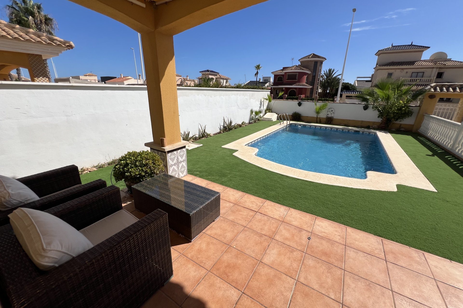 Herverkoop - Villa - Orihuela Costa - La Zenia