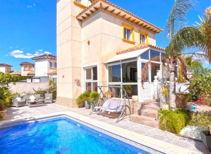 Herverkoop - Villa - Orihuela Costa - La Zenia