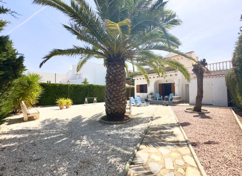 Herverkoop - Villa - Orihuela Costa - La Zenia