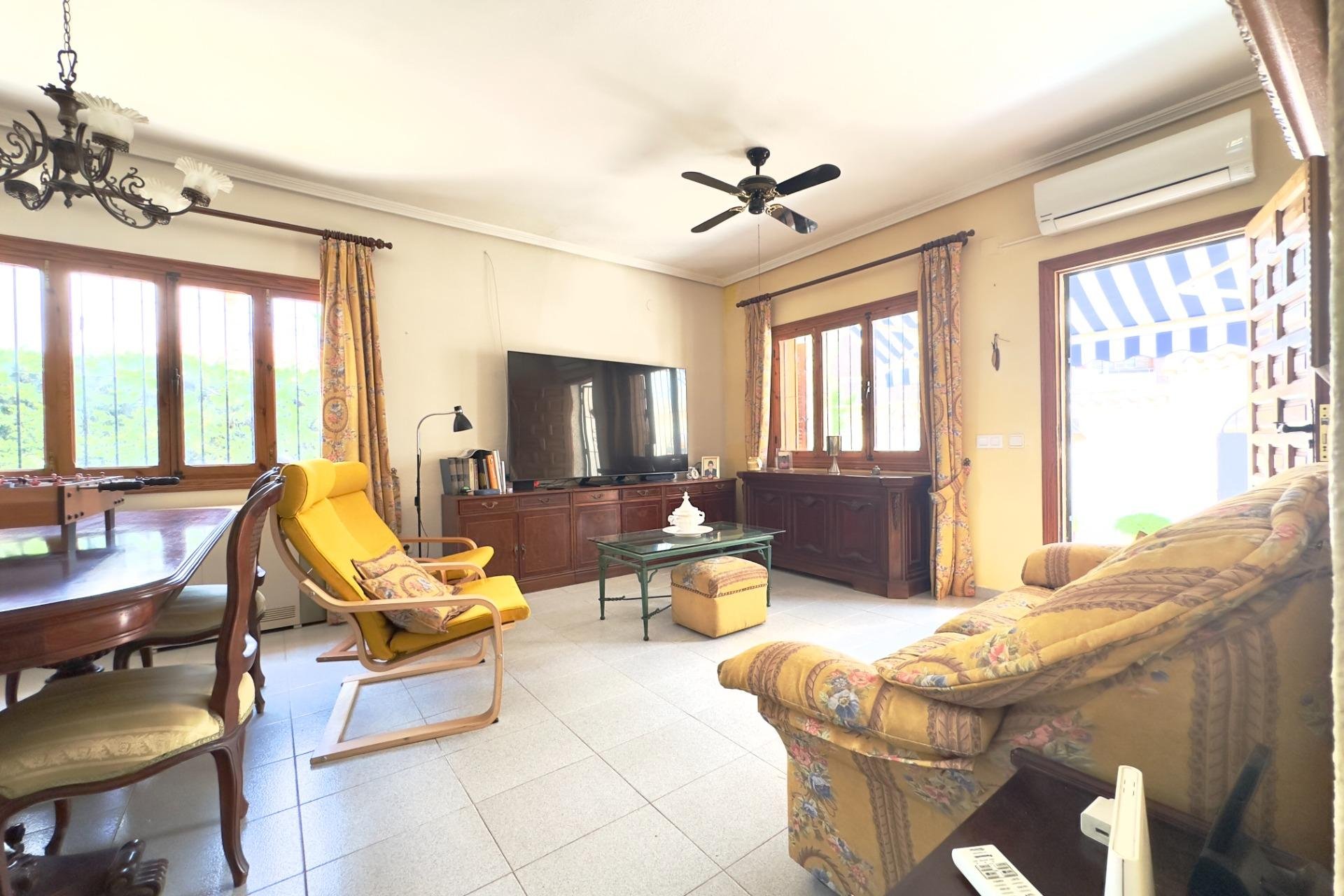 Herverkoop - Villa - Orihuela Costa - La Zenia
