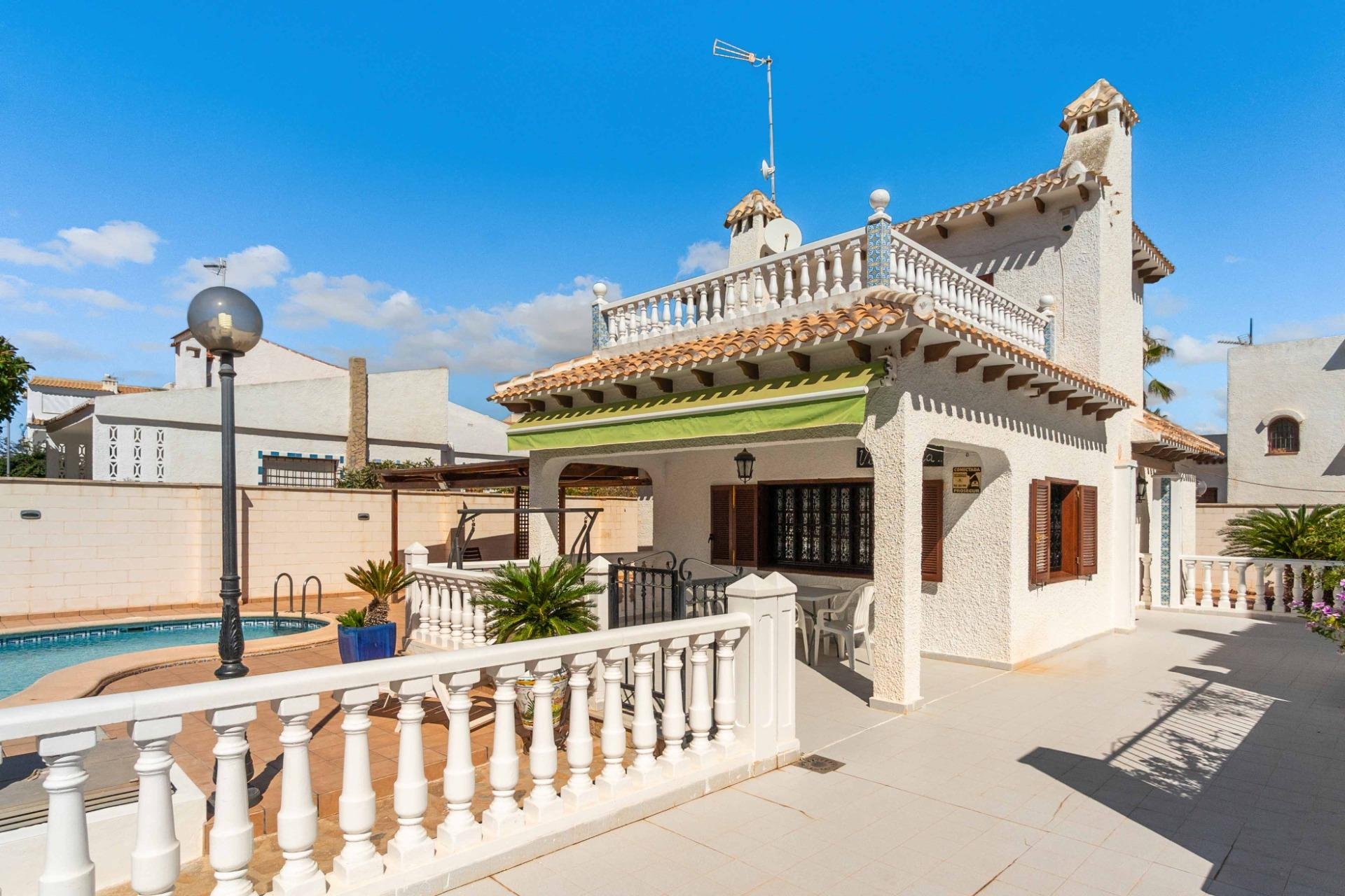 Herverkoop - Villa - Orihuela Costa - La Zenia