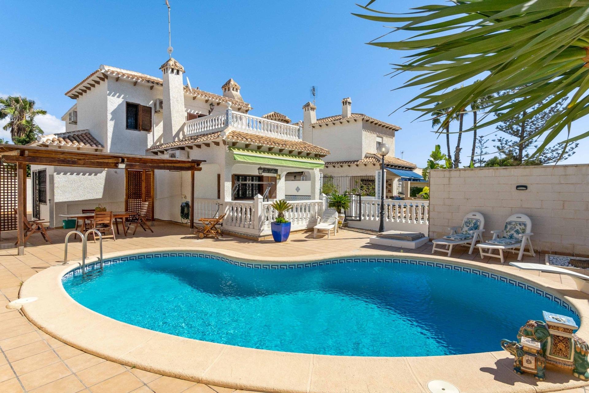 Herverkoop - Villa - Orihuela Costa - La Zenia