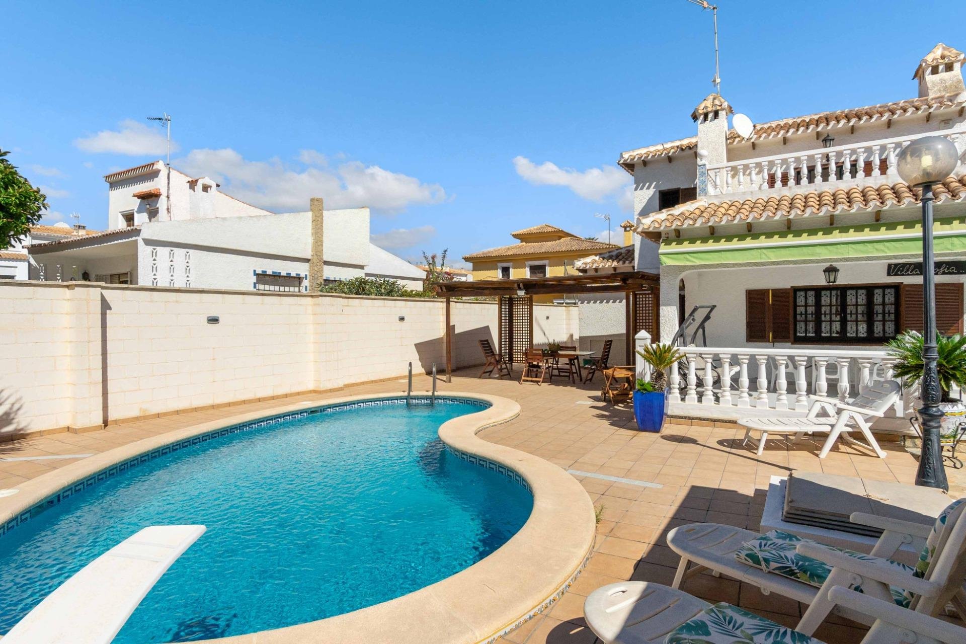 Herverkoop - Villa - Orihuela Costa - La Zenia