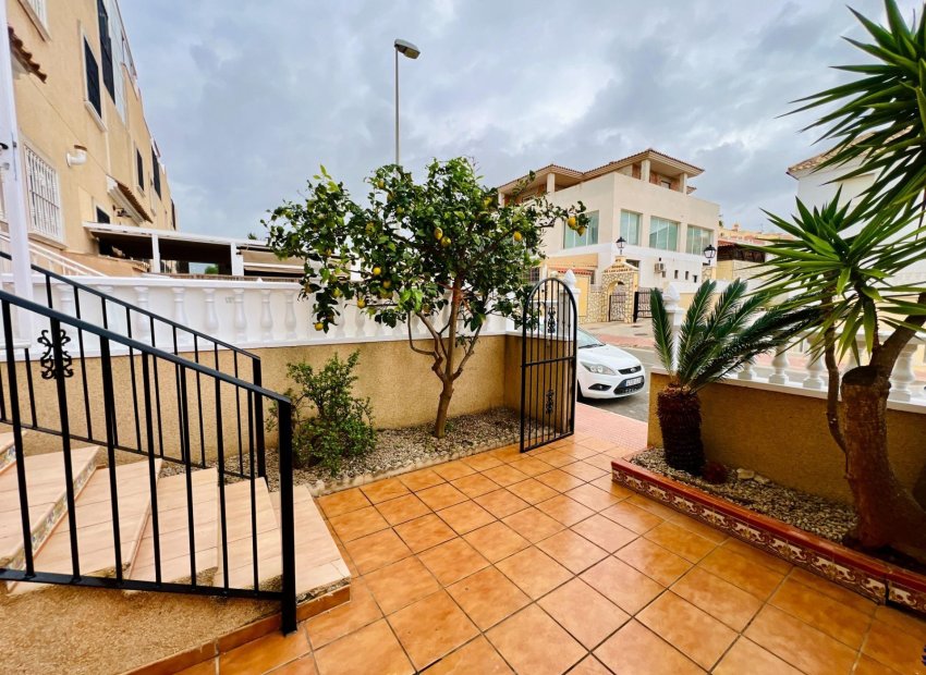 Herverkoop - Villa - Orihuela Costa - Las Filipinas