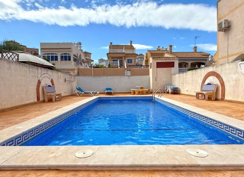 Herverkoop - Villa - Orihuela Costa - Los Altos