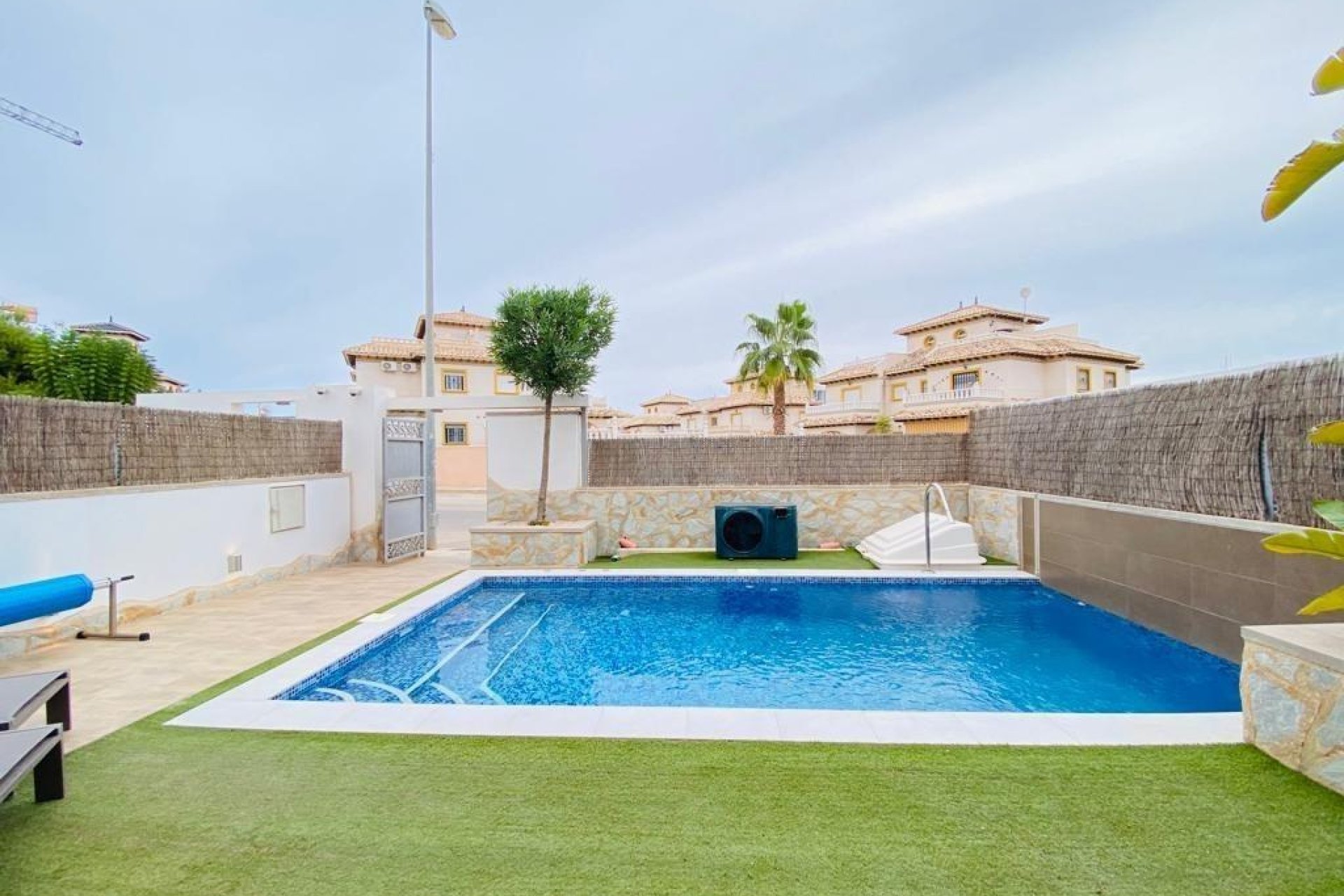 Herverkoop - Villa - Orihuela Costa - Montezenia