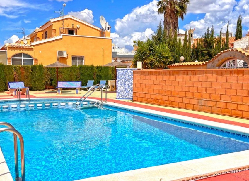 Herverkoop - Villa - Orihuela Costa - Playa Flamenca