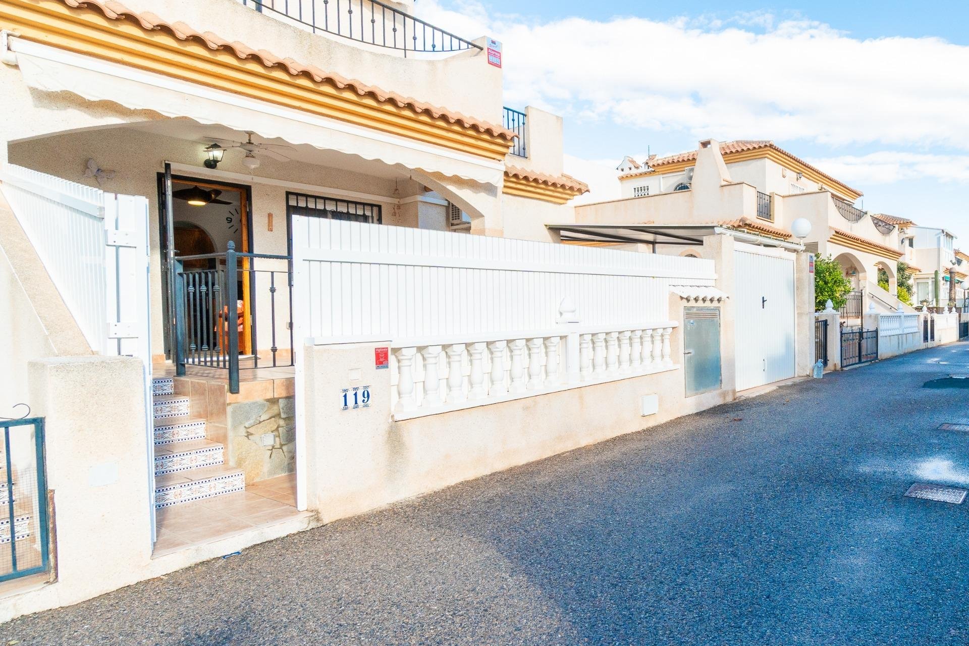 Herverkoop - Villa - Orihuela Costa - Playa Flamenca