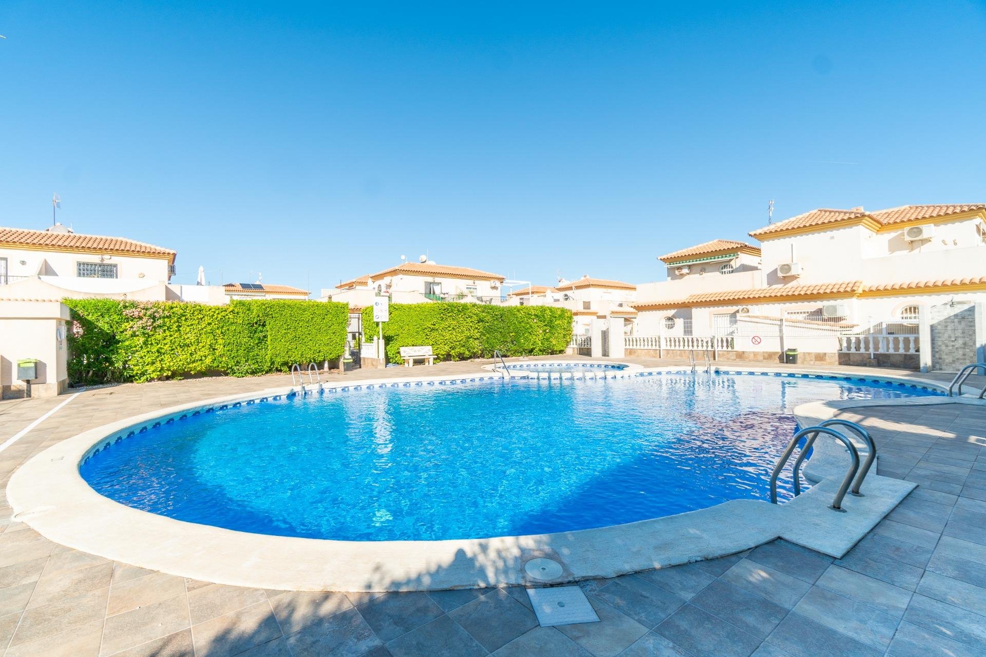 Herverkoop - Villa - Orihuela Costa - Playa Flamenca