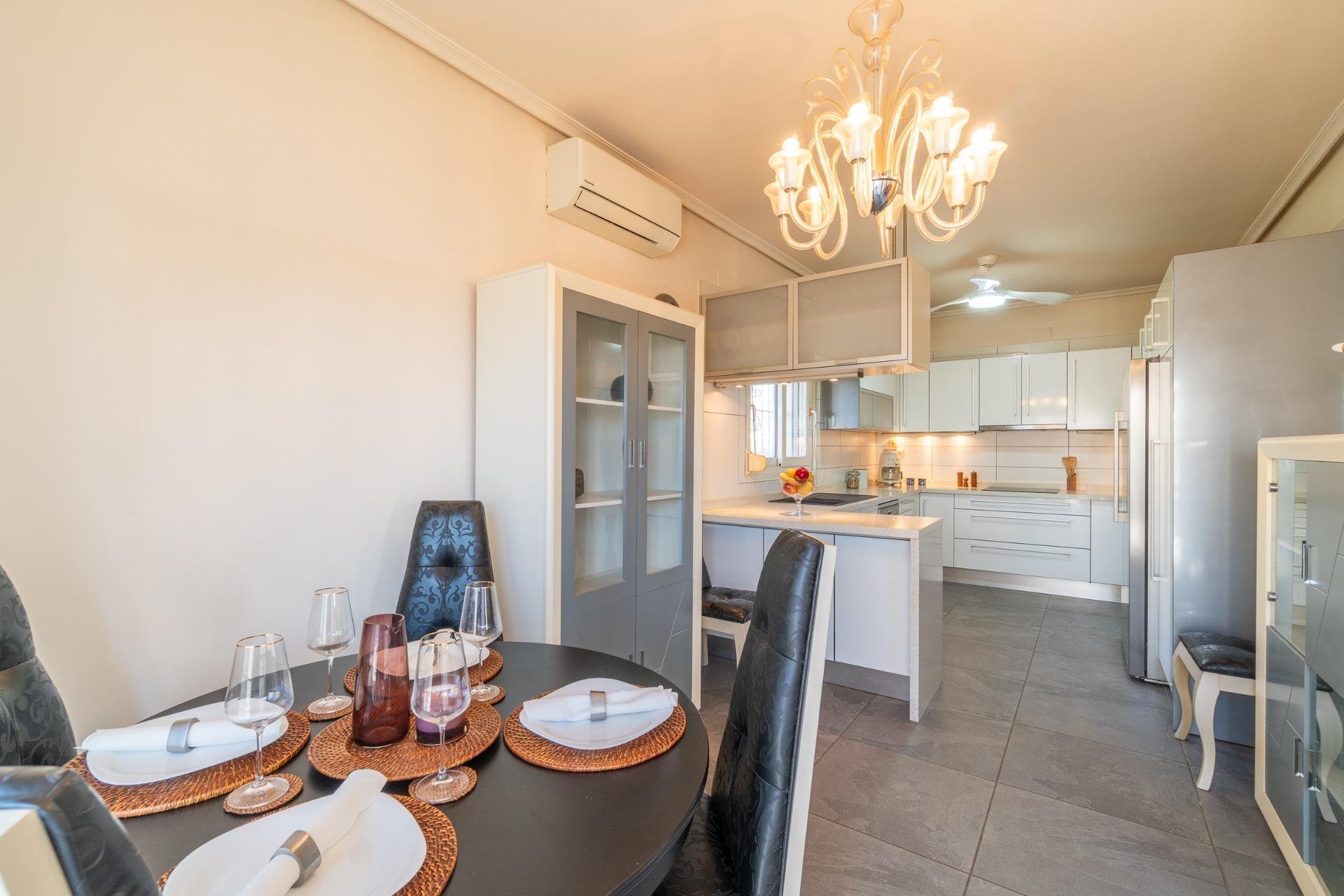 Herverkoop - Villa - Orihuela Costa - Playa Flamenca