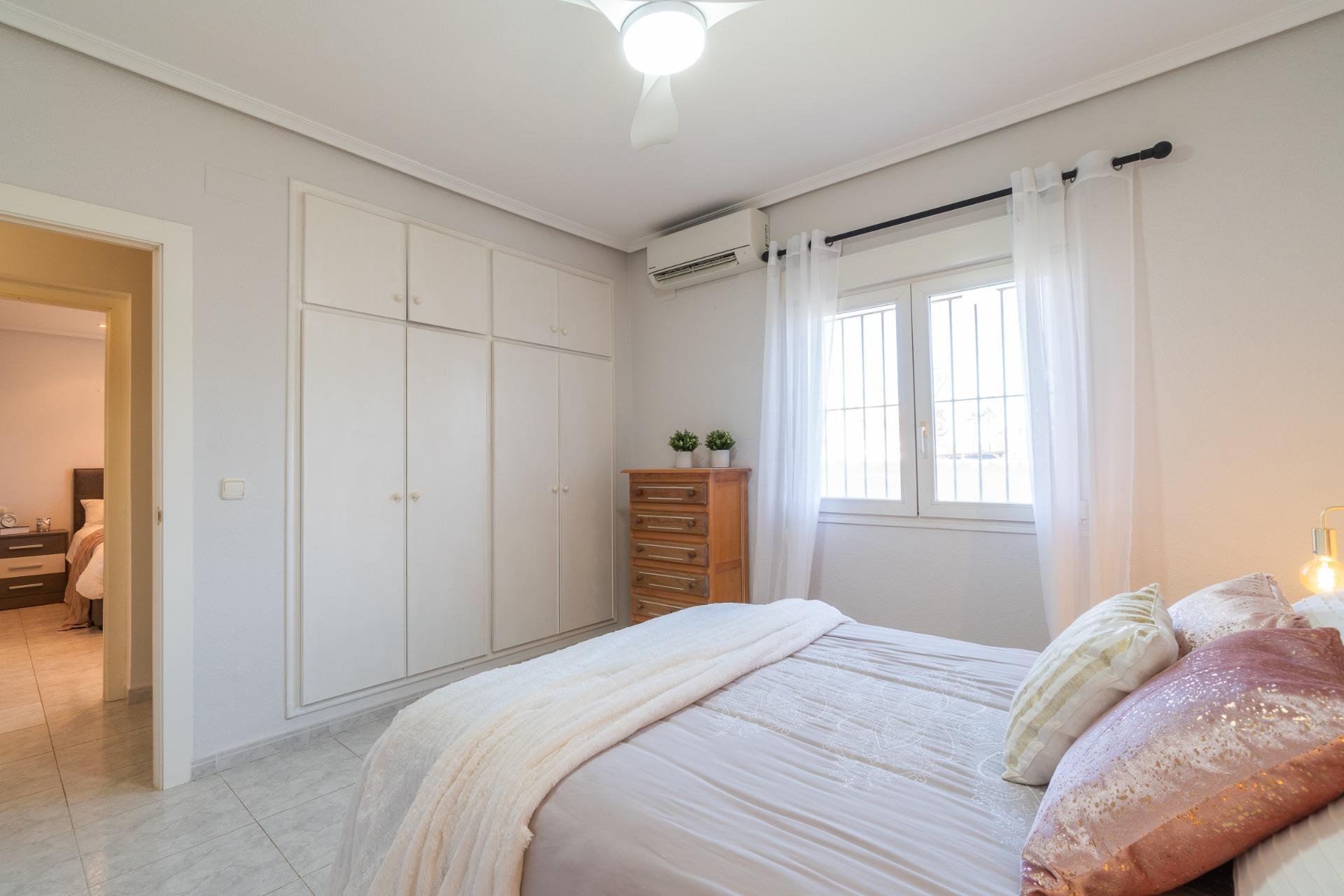 Herverkoop - Villa - Orihuela Costa - Playa Flamenca