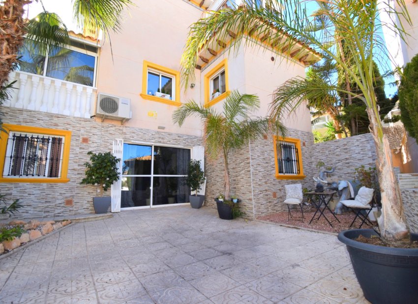 Herverkoop - Villa - Orihuela Costa - Playa Flamenca