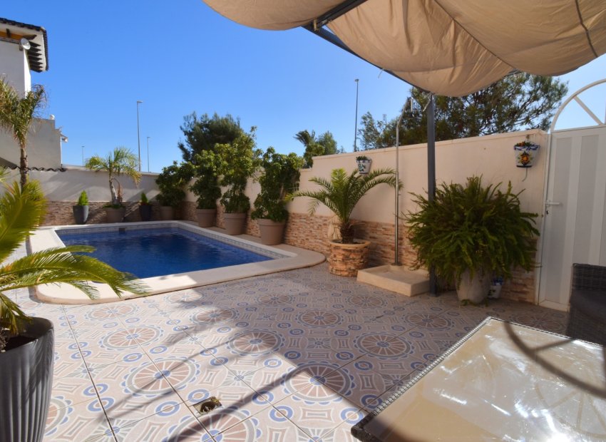 Herverkoop - Villa - Orihuela Costa - Playa Flamenca