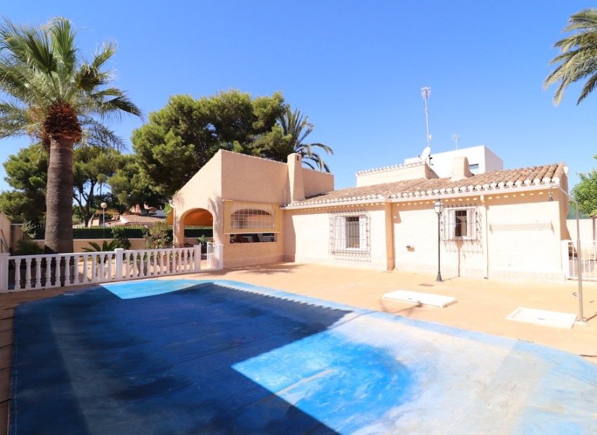 Herverkoop - Villa - Orihuela Costa - Punta Prima