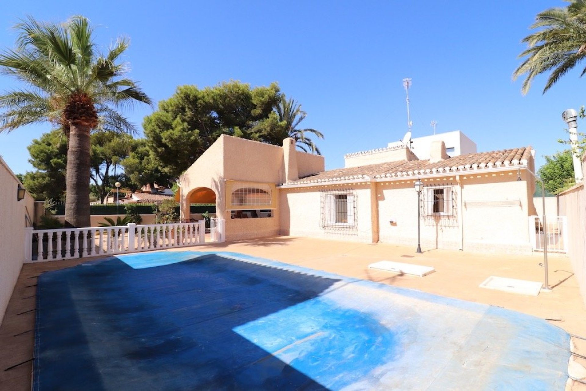 Herverkoop - Villa - Orihuela Costa - Punta Prima