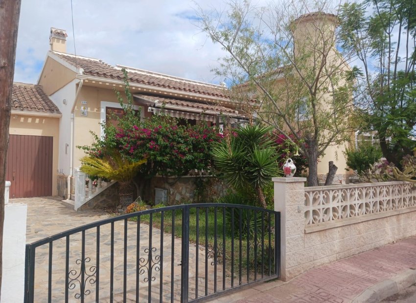 Herverkoop - Villa - Orihuela Costa - Punta Prima