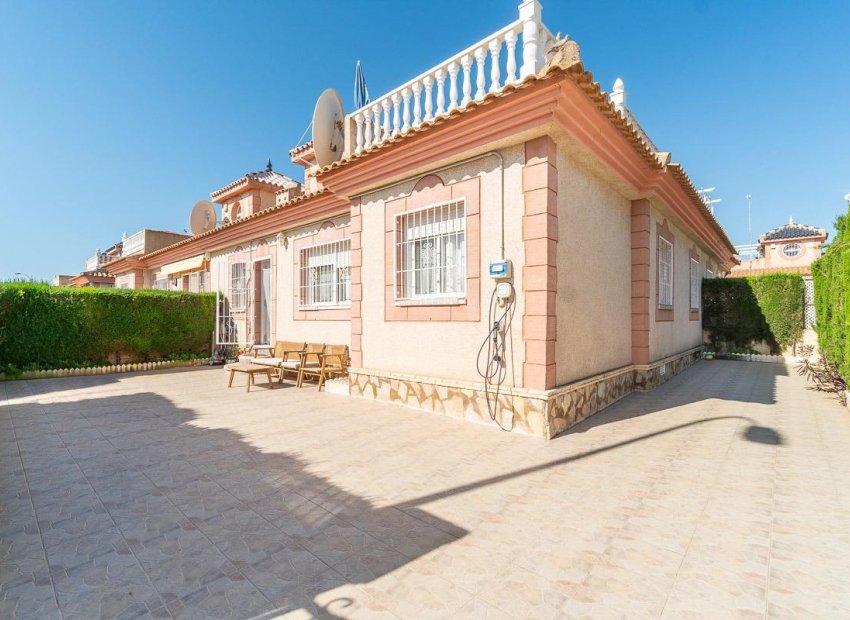 Herverkoop - Villa - Orihuela Costa - Punta Prima
