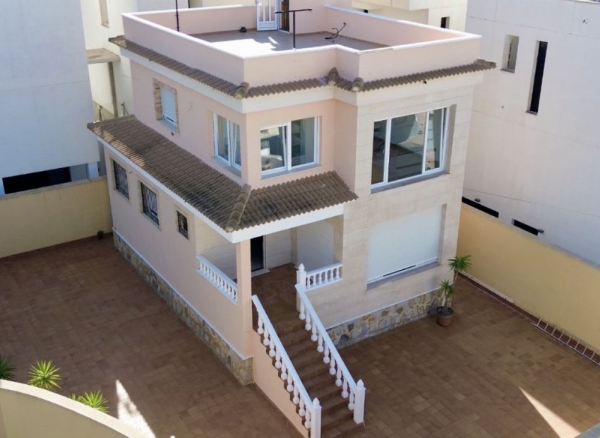 Herverkoop - Villa - Orihuela Costa - Villamartín