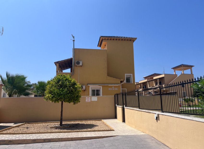 Herverkoop - Villa - Orihuela - Villamartin