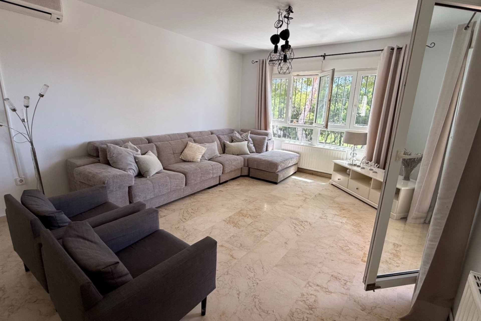 Herverkoop - Villa - Orihuela