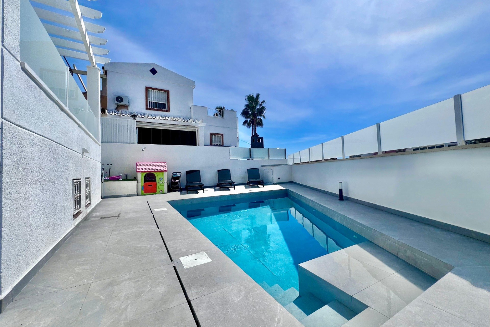 Herverkoop - Villa - San Miguel de Salinas - Las Filipinas