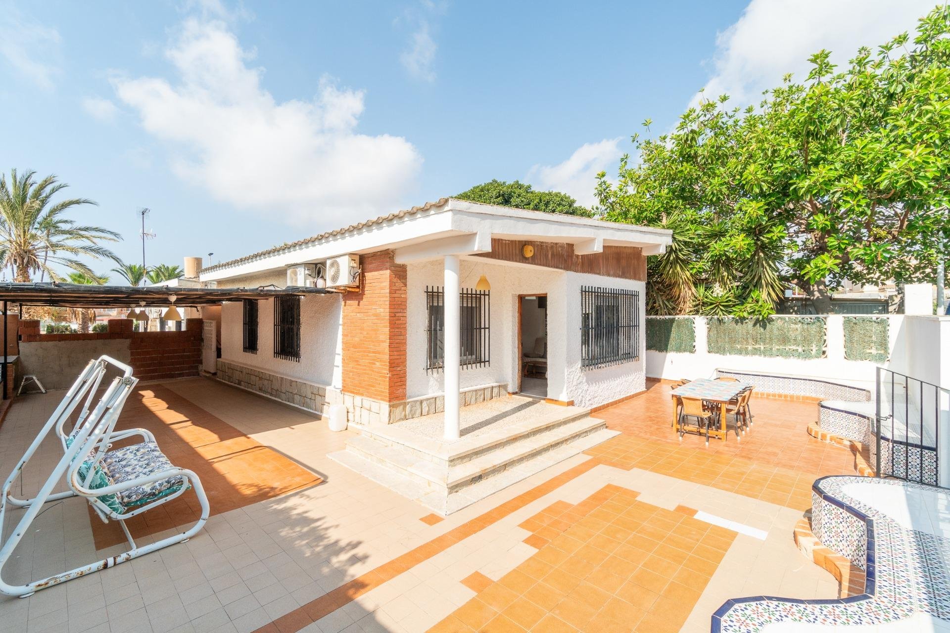 Herverkoop - Villa - Torrevieja - Aguas nuevas 1