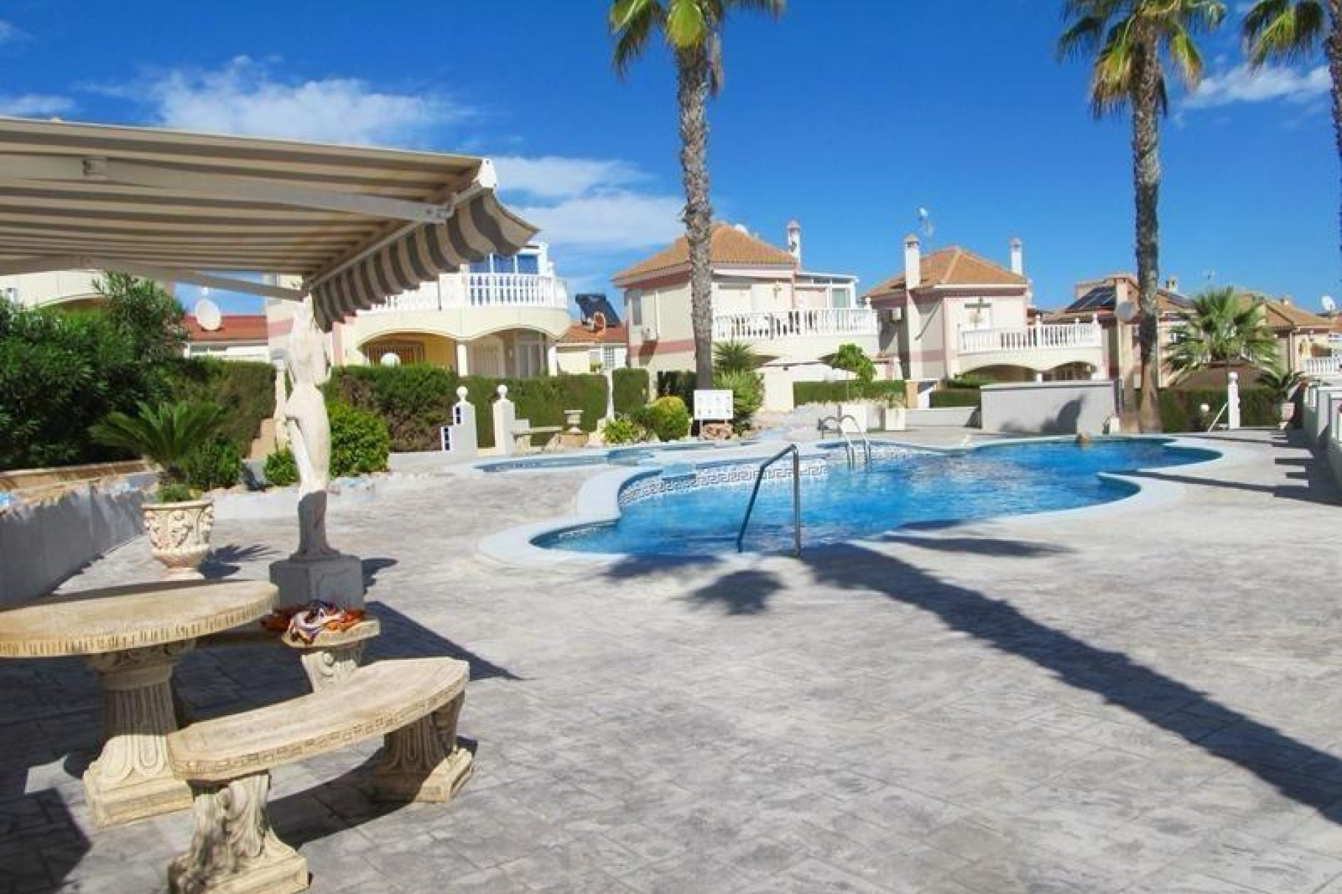 Herverkoop - Villa - Torrevieja - Aguas Nuevas