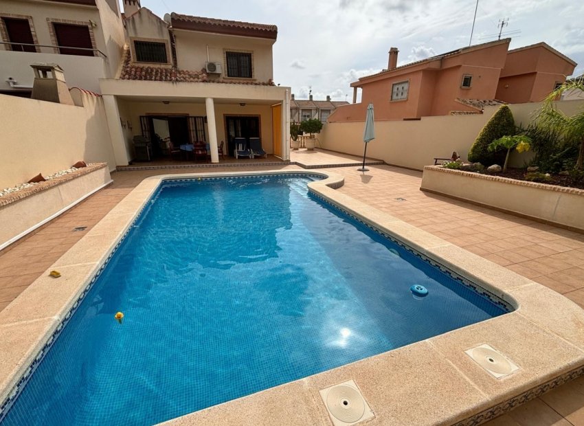 Herverkoop - Villa - Torrevieja Centro - Torrevieja