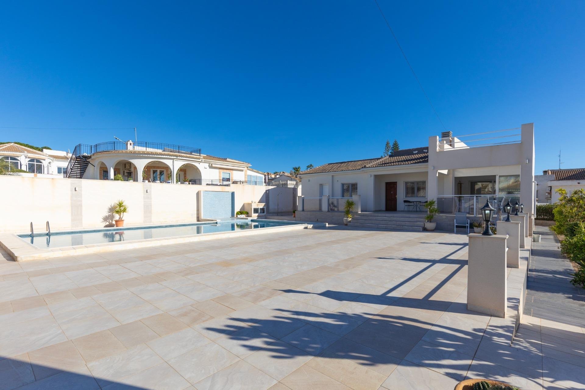 Herverkoop - Villa - Torrevieja - El Chaparral