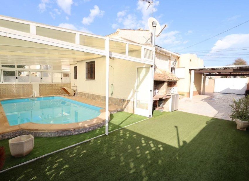 Herverkoop - Villa - Torrevieja - La Siesta - El Salado - Torreta