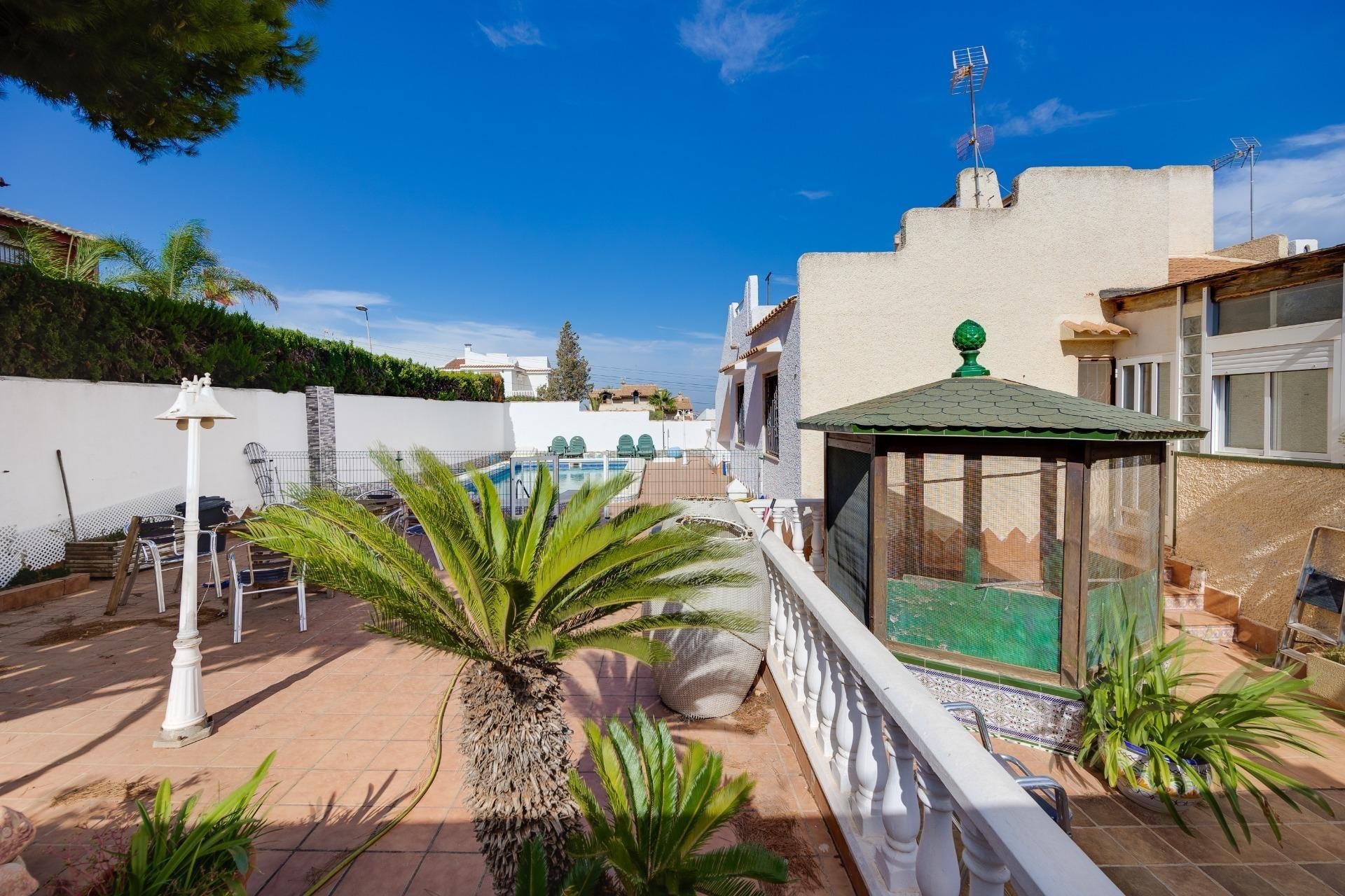 Herverkoop - Villa - Torrevieja - La Siesta - El Salado - Torreta