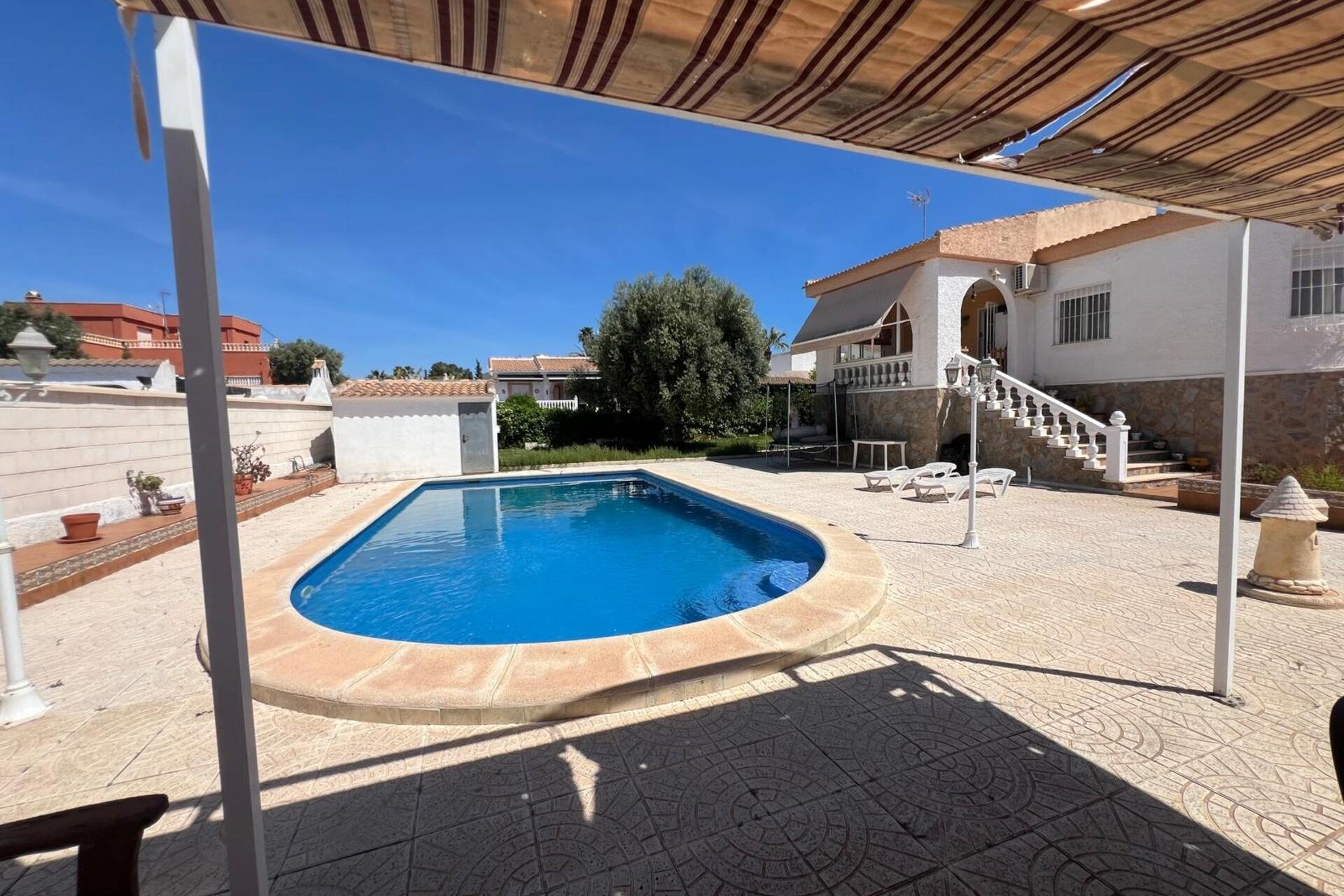 Herverkoop - Villa - Torrevieja - La Siesta