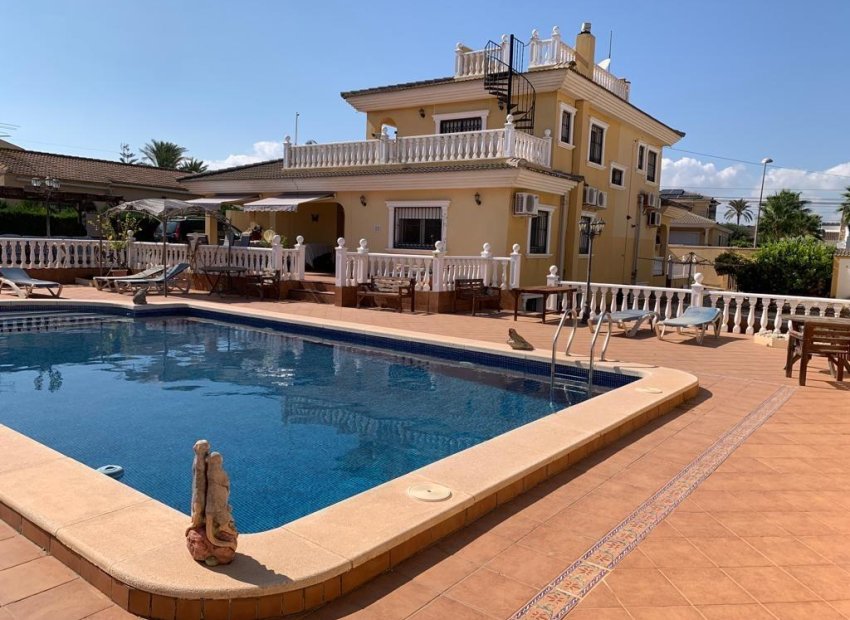 Herverkoop - Villa - Torrevieja - Los Altos