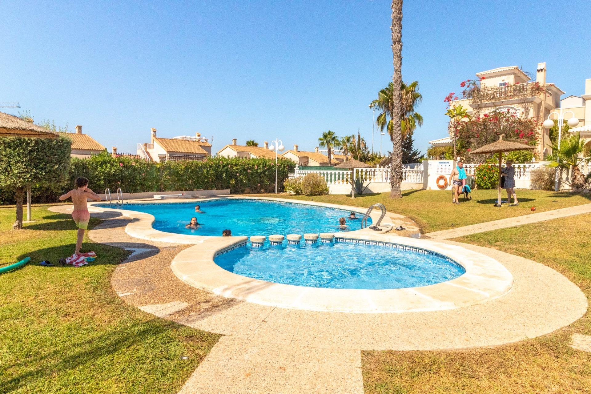 Herverkoop - Villa - Torrevieja - Los altos