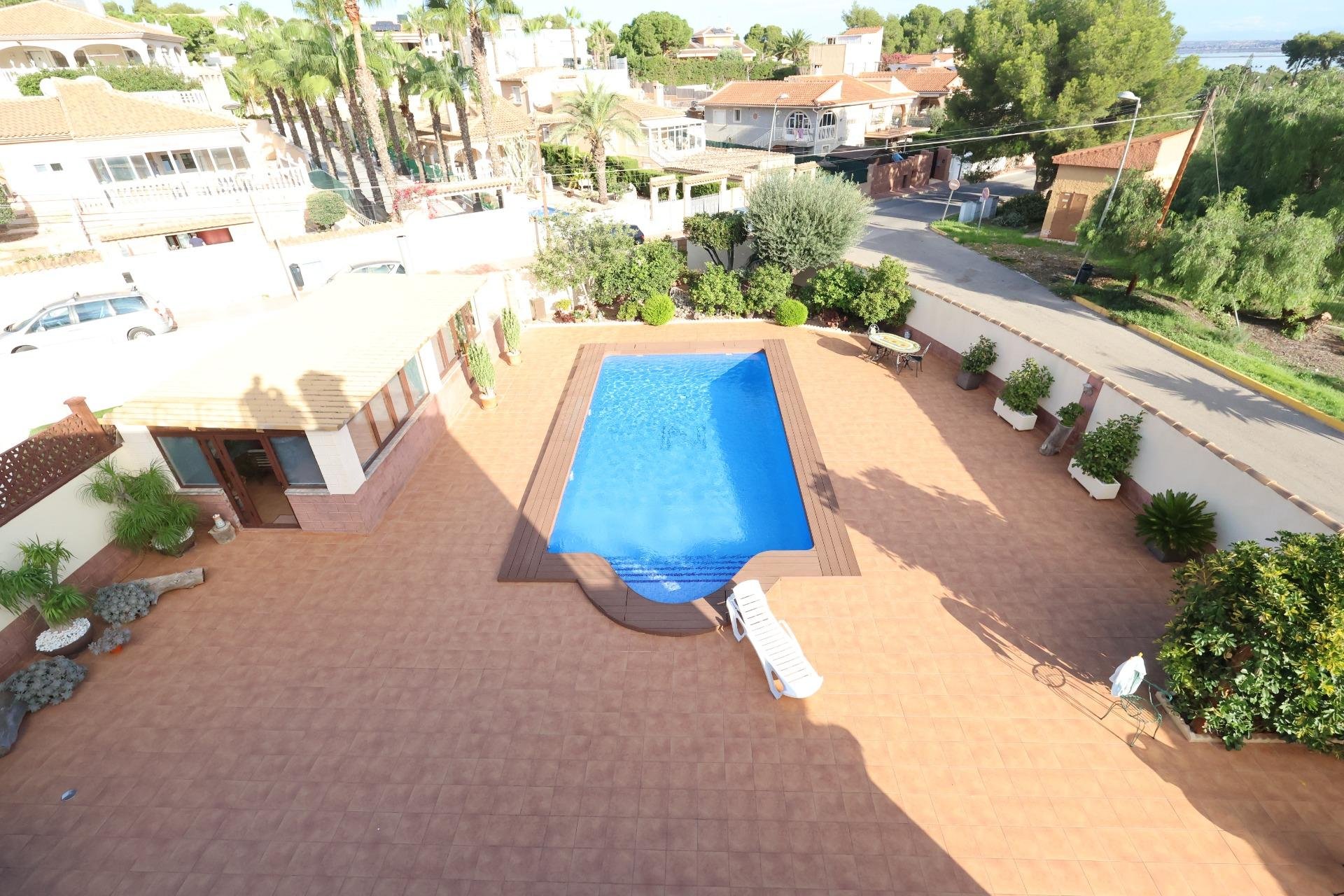 Herverkoop - Villa - Torrevieja - Los Balcones