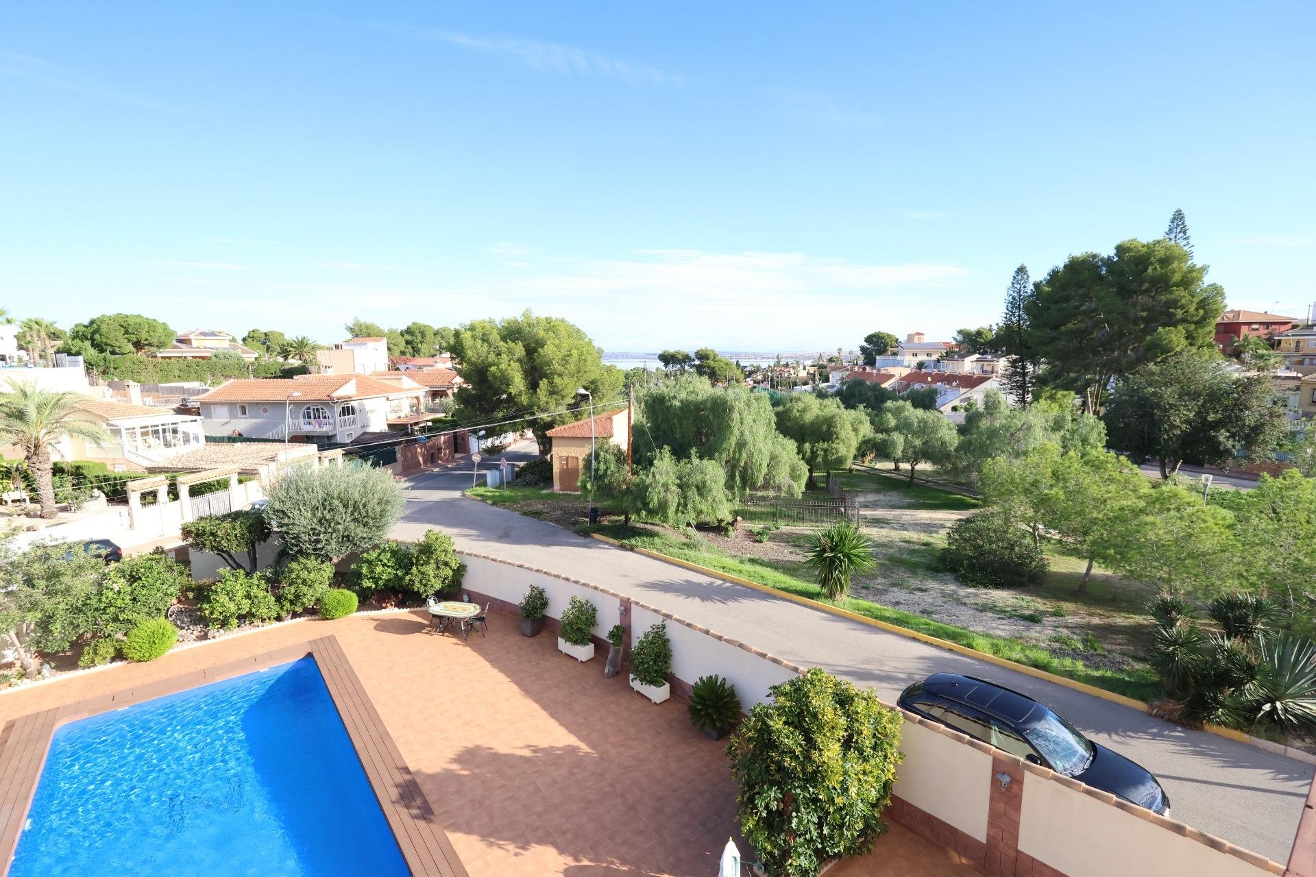 Herverkoop - Villa - Torrevieja - Los Balcones