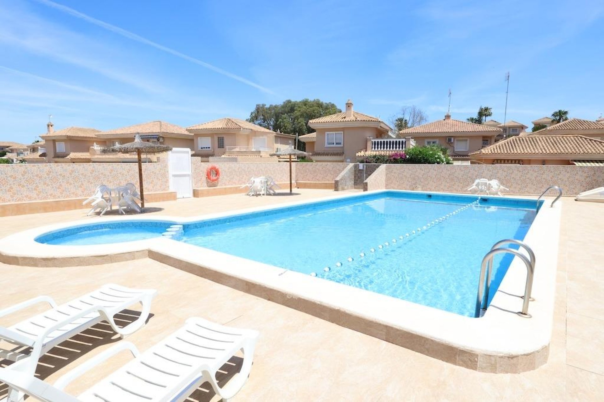 Herverkoop - Villa - Torrevieja - Los Balcones
