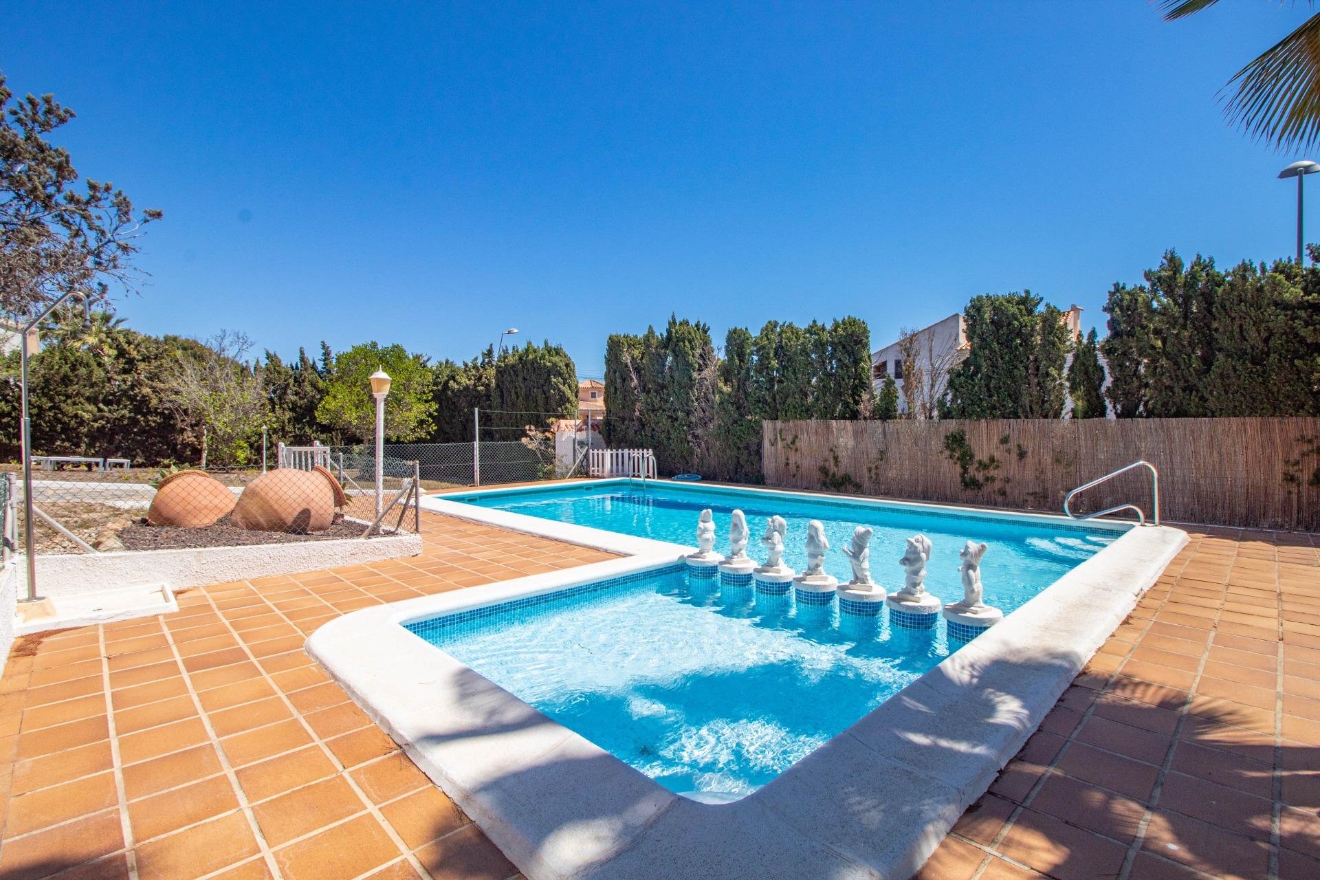 Herverkoop - Villa - Torrevieja - Los balcones